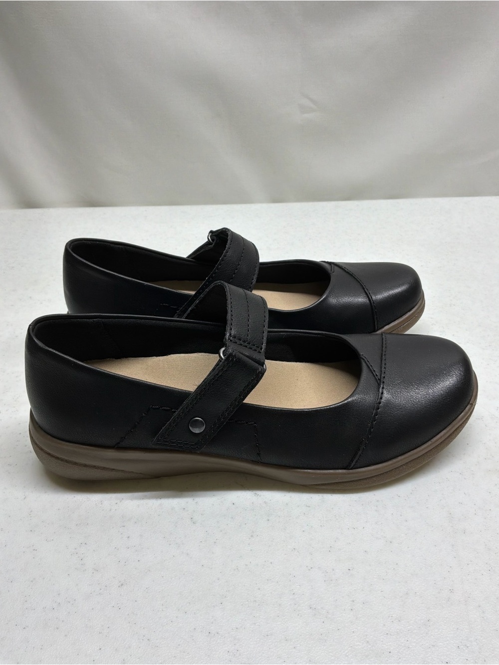 Baretraps Black Mary Jane Comfort Flats Size 6M NWOT